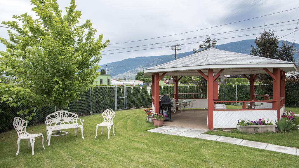 Maple Leaf Motel Inn Towne 오소유스 외부 사진